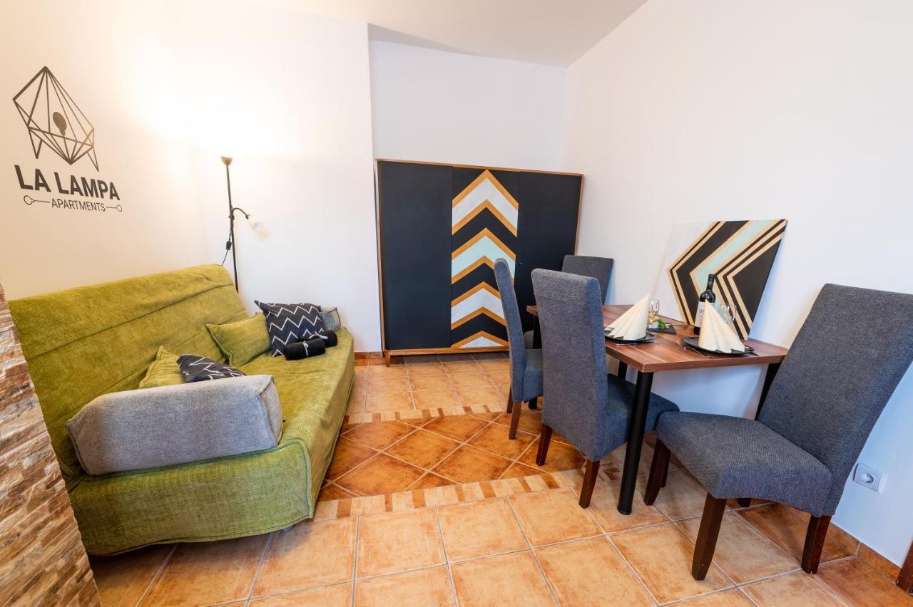 La Lampa Apartments เดเบรตเซน ภายนอก รูปภาพ